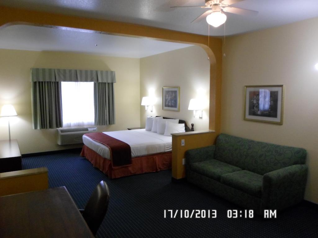 Howard Johnson By Wyndham San Antonio Hotel & Suites 외부 사진