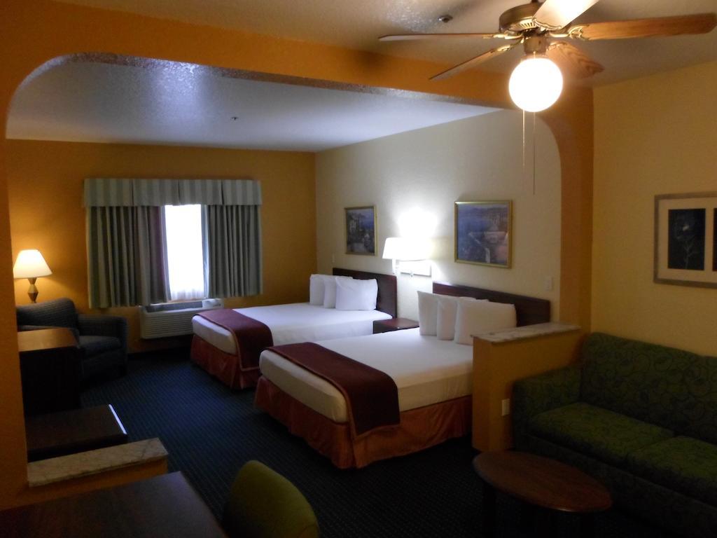 Howard Johnson By Wyndham San Antonio Hotel & Suites 외부 사진
