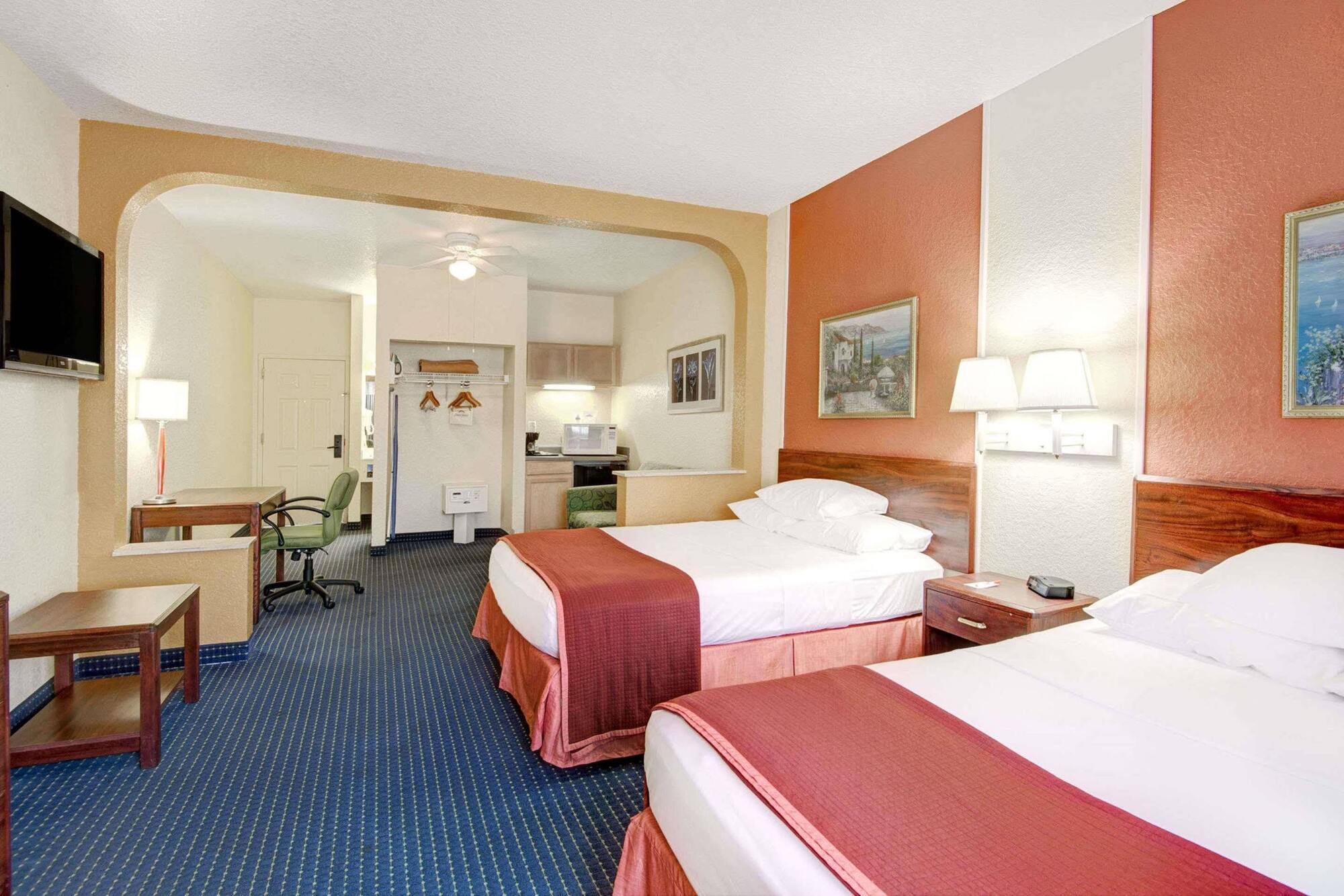Howard Johnson By Wyndham San Antonio Hotel & Suites 외부 사진