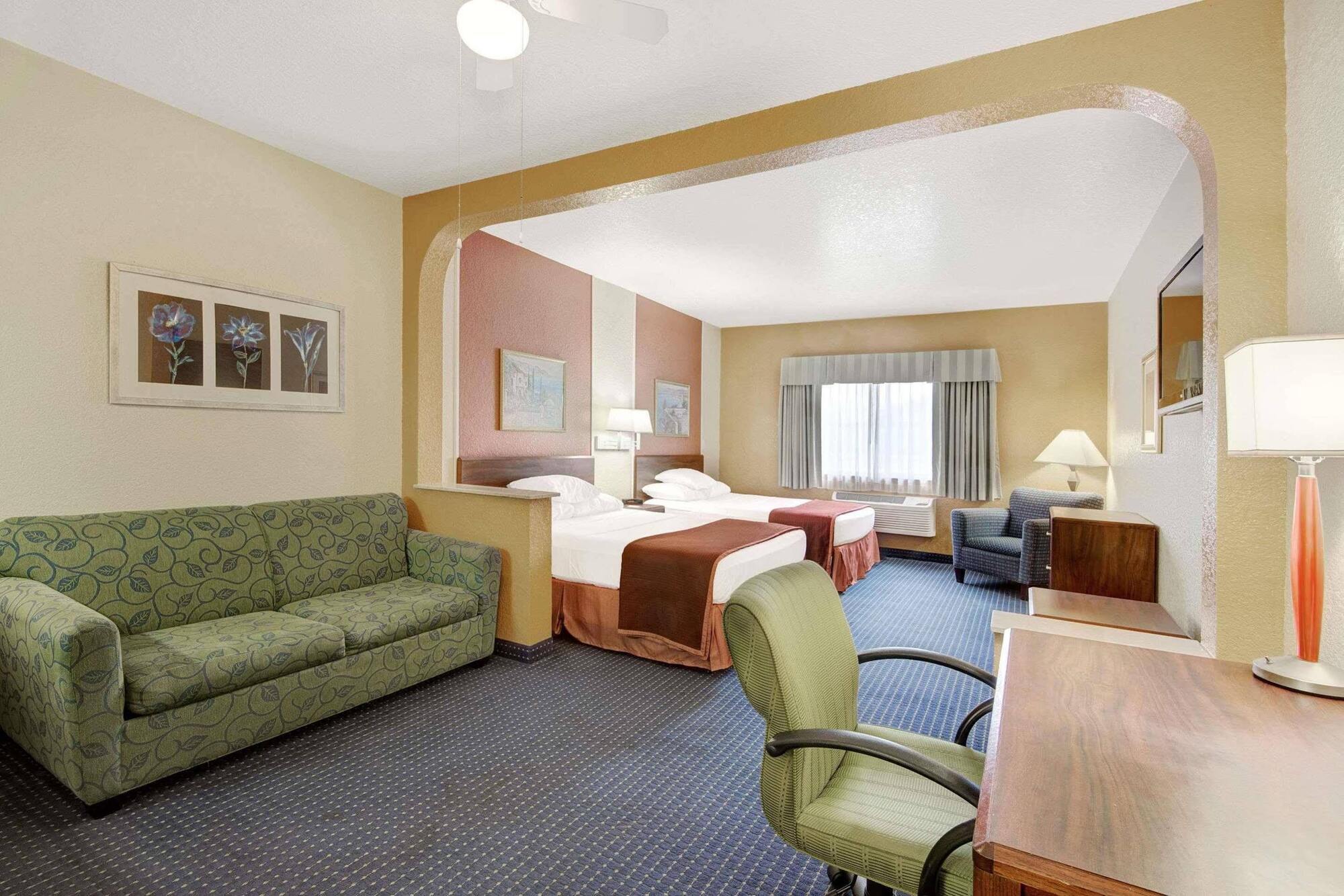 Howard Johnson By Wyndham San Antonio Hotel & Suites 외부 사진
